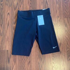 Nike Women's biker shorts. Size S